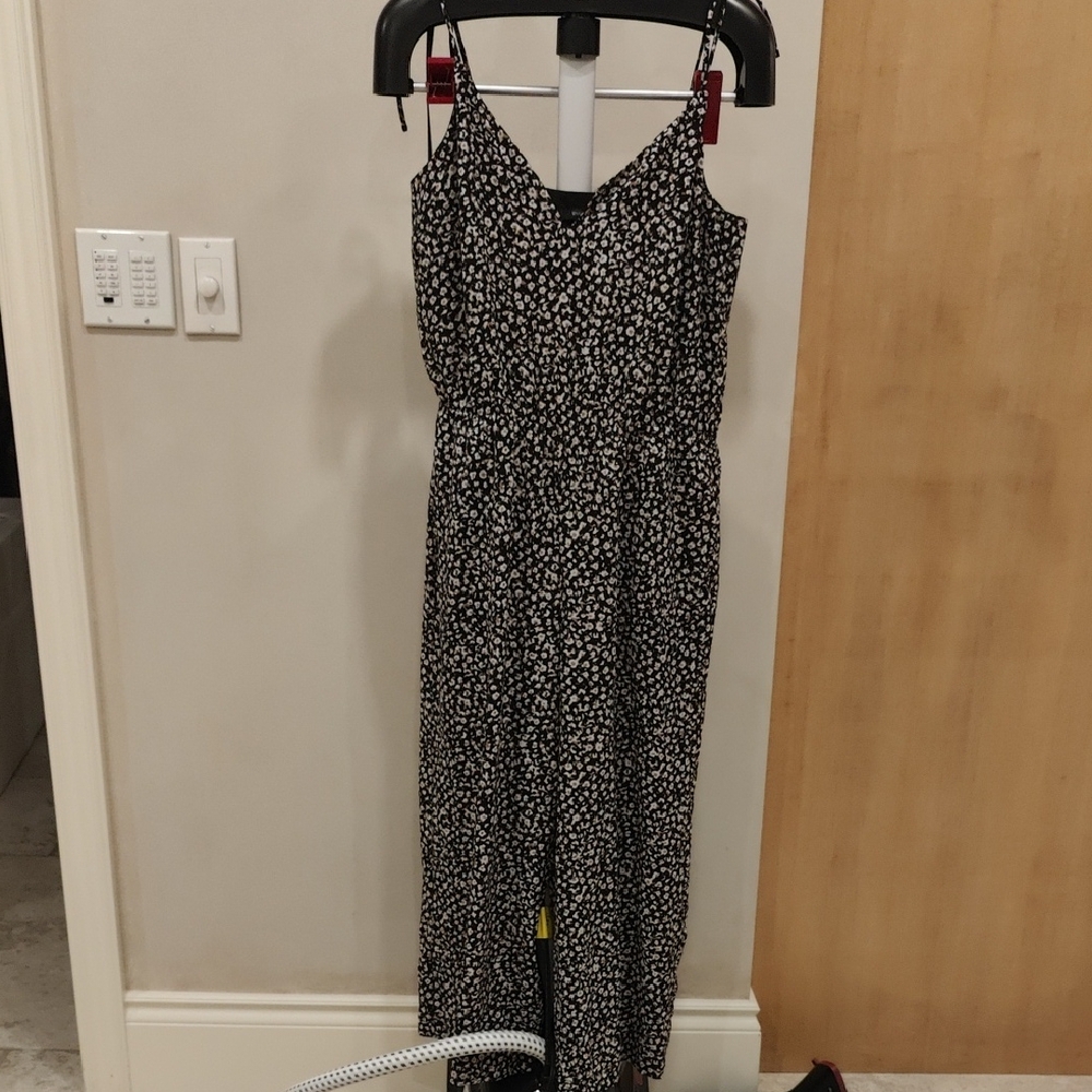 RW&CO Black and White Jumpsuit Sleeveless V-Neck